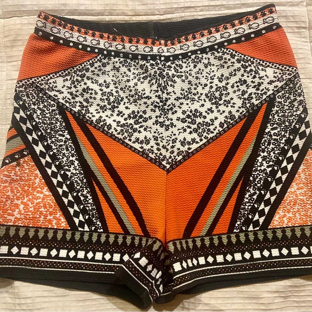 Stylish Orange Patterned Women's Shorts